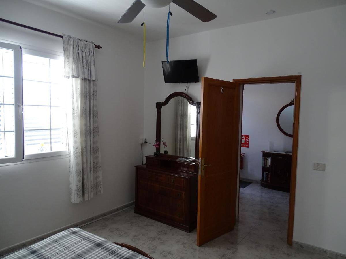 Rickaty Lodge: Airport-View B&B at Gran Canaria Las Majoreras Exterior photo